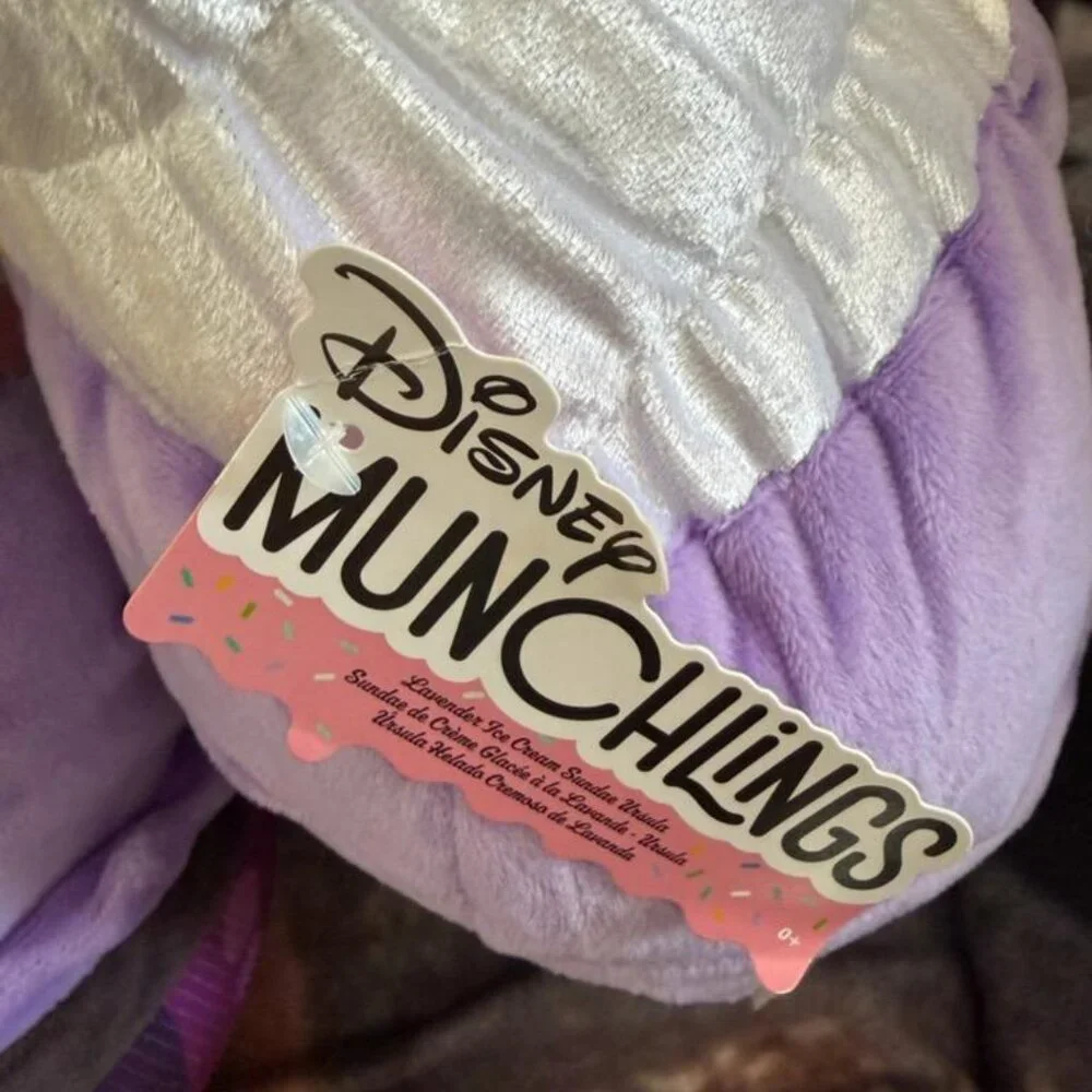 Disney Munchlings Ursula Cupcake Plush 12 inches - Picture 4 of 4
